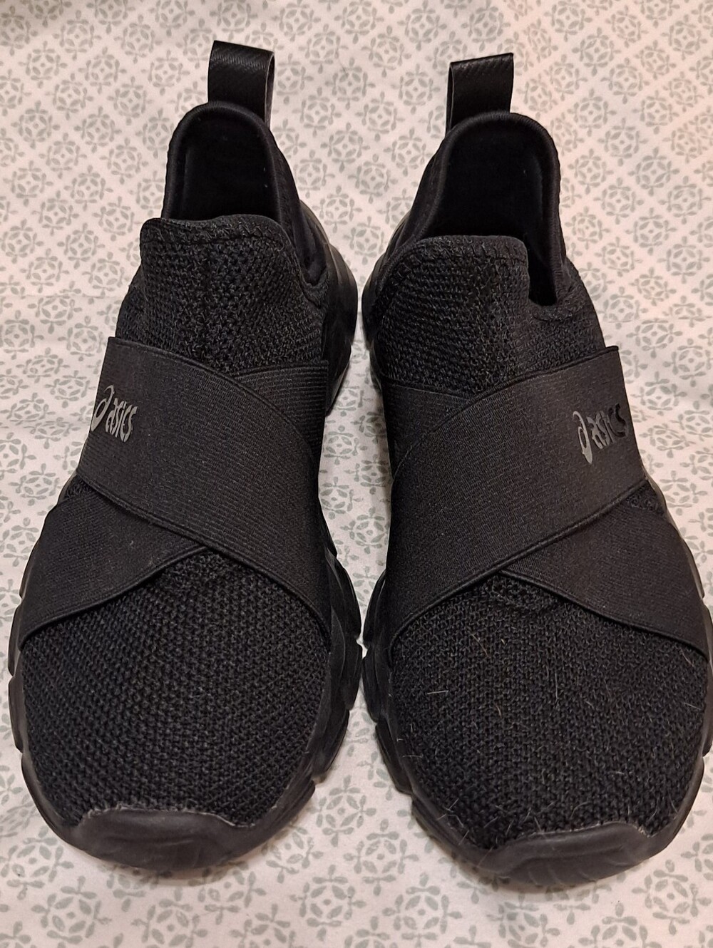 Asics Womens Slip-On Athletic Sneakers in Black Sz 6